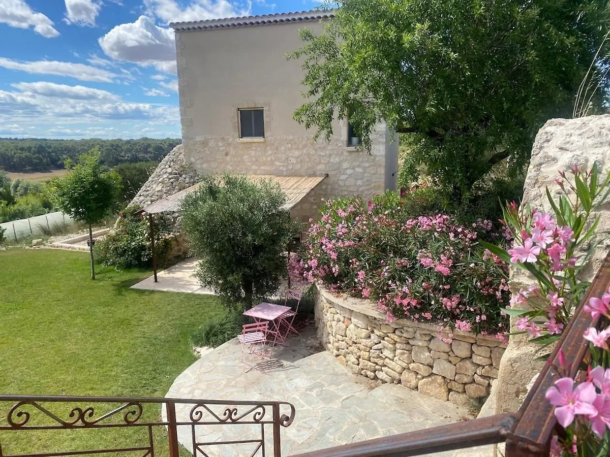 La Maison De Leo Saint-Mitre-les-Remparts Holiday home