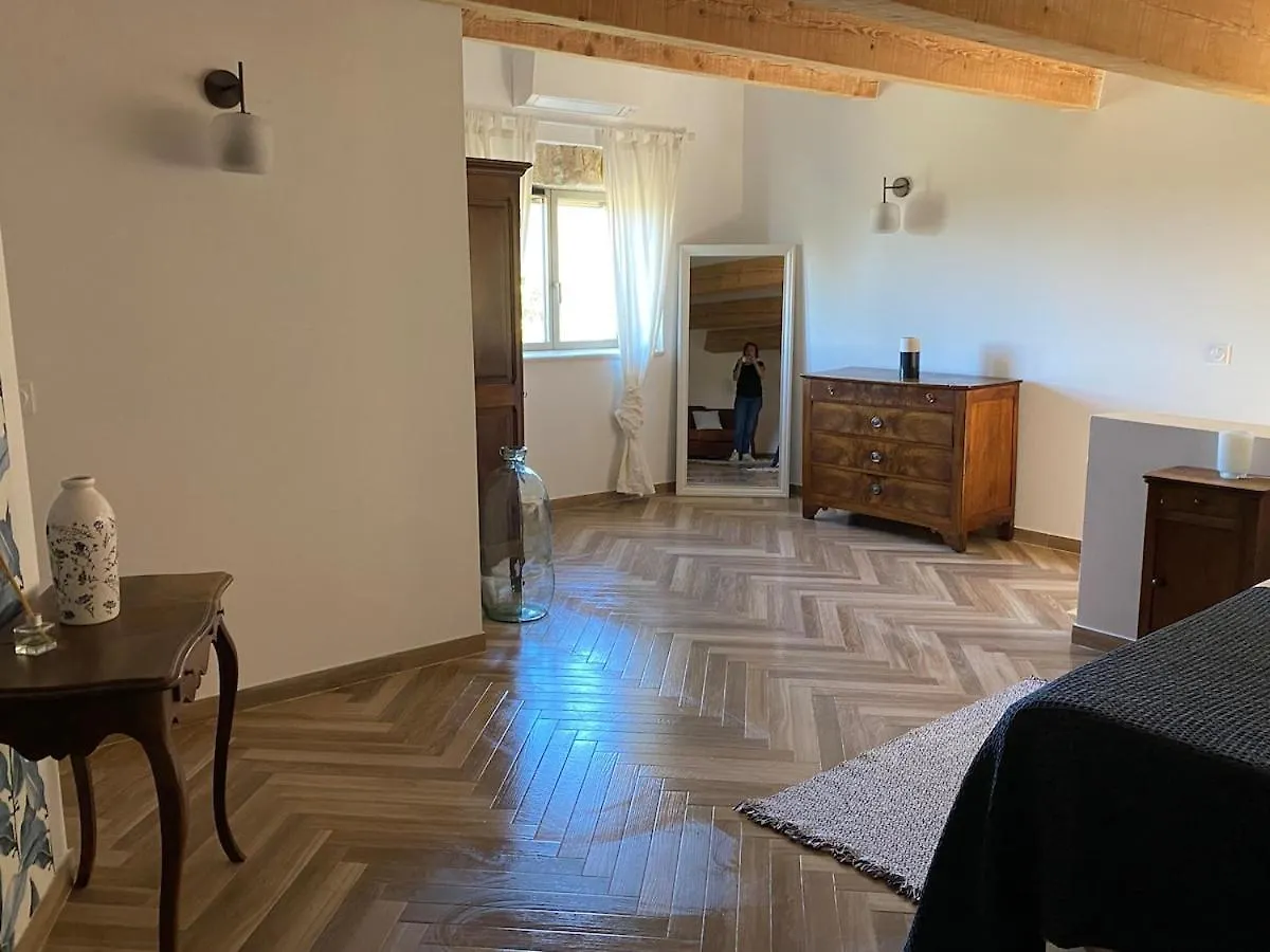 Holiday home La Maison De Leo Saint-Mitre-les-Remparts