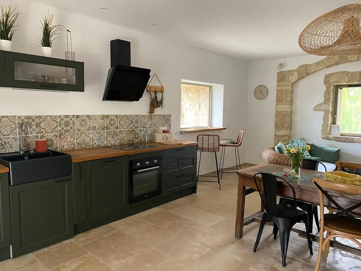 Holiday home La Maison De Leo Saint-Mitre-les-Remparts
