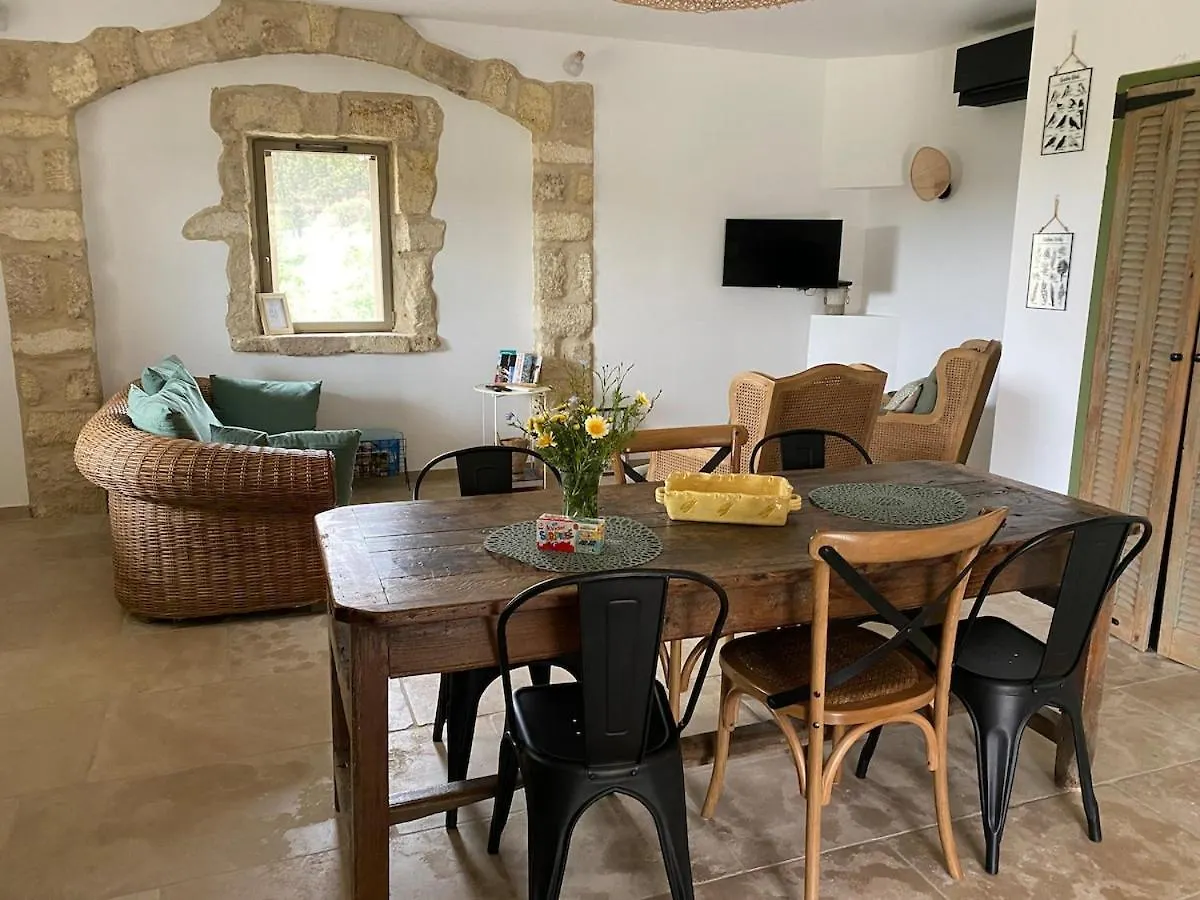 La Maison De Leo Saint-Mitre-les-Remparts 0*,  France